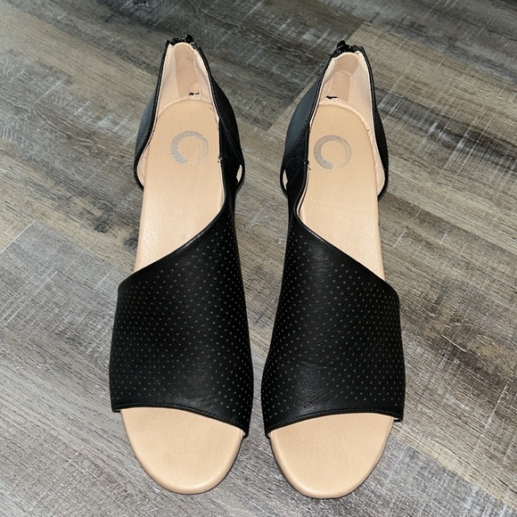 Journee Collection Aretha Wedges - Black - Picture 8 of 10